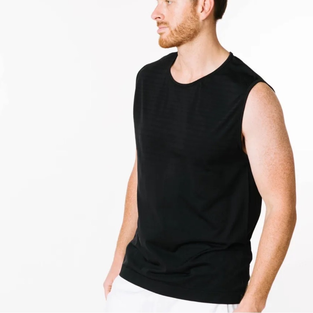 ZYIA Active Men's Black Subtle Stripe Seamless  Muscle Tank Large